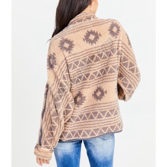Altar’d State Aztec Sherpa Wubby Zip Up Jacket - Picture 2 of 9